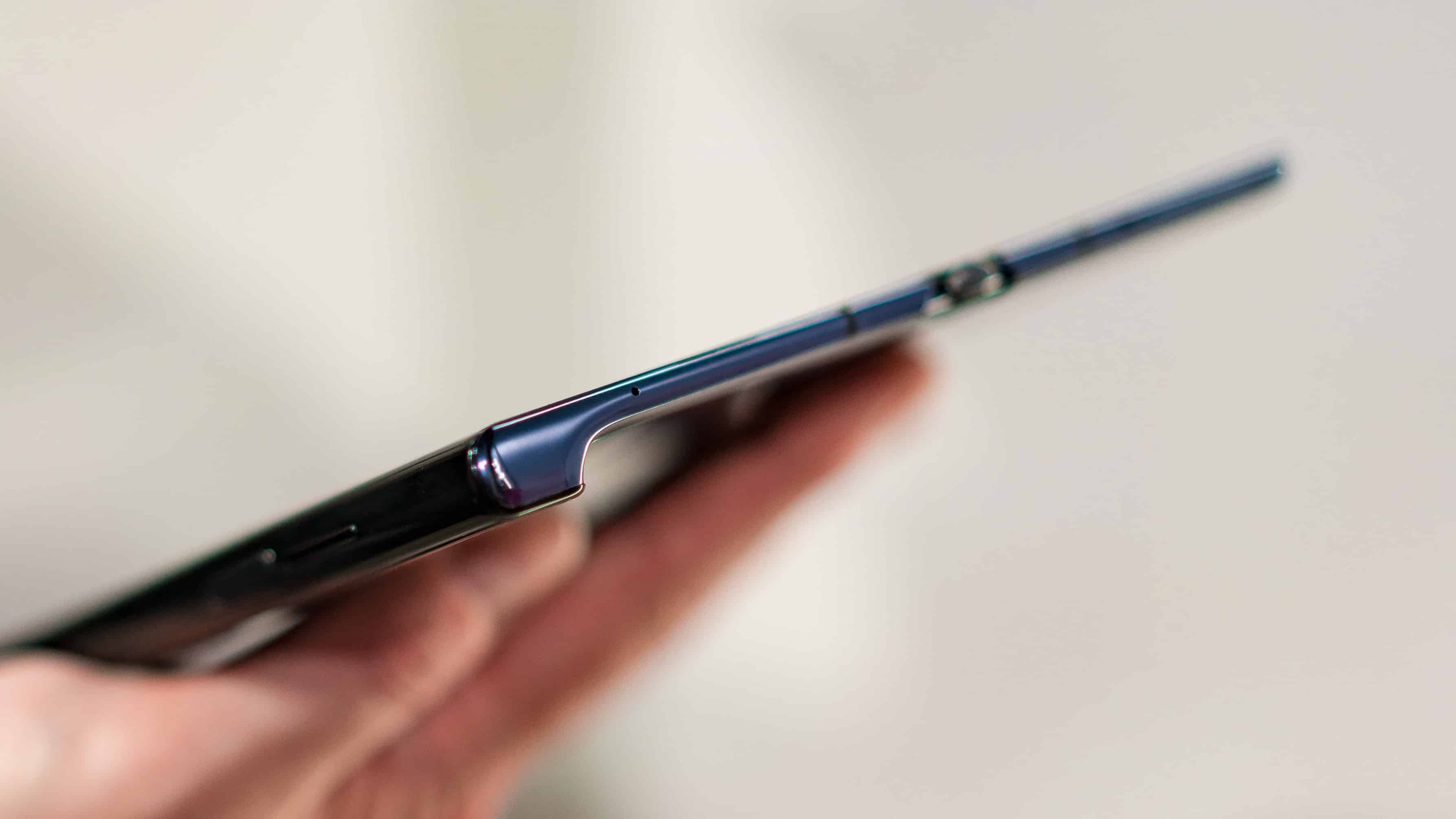 Huawei Mate Xs Side Barcelona