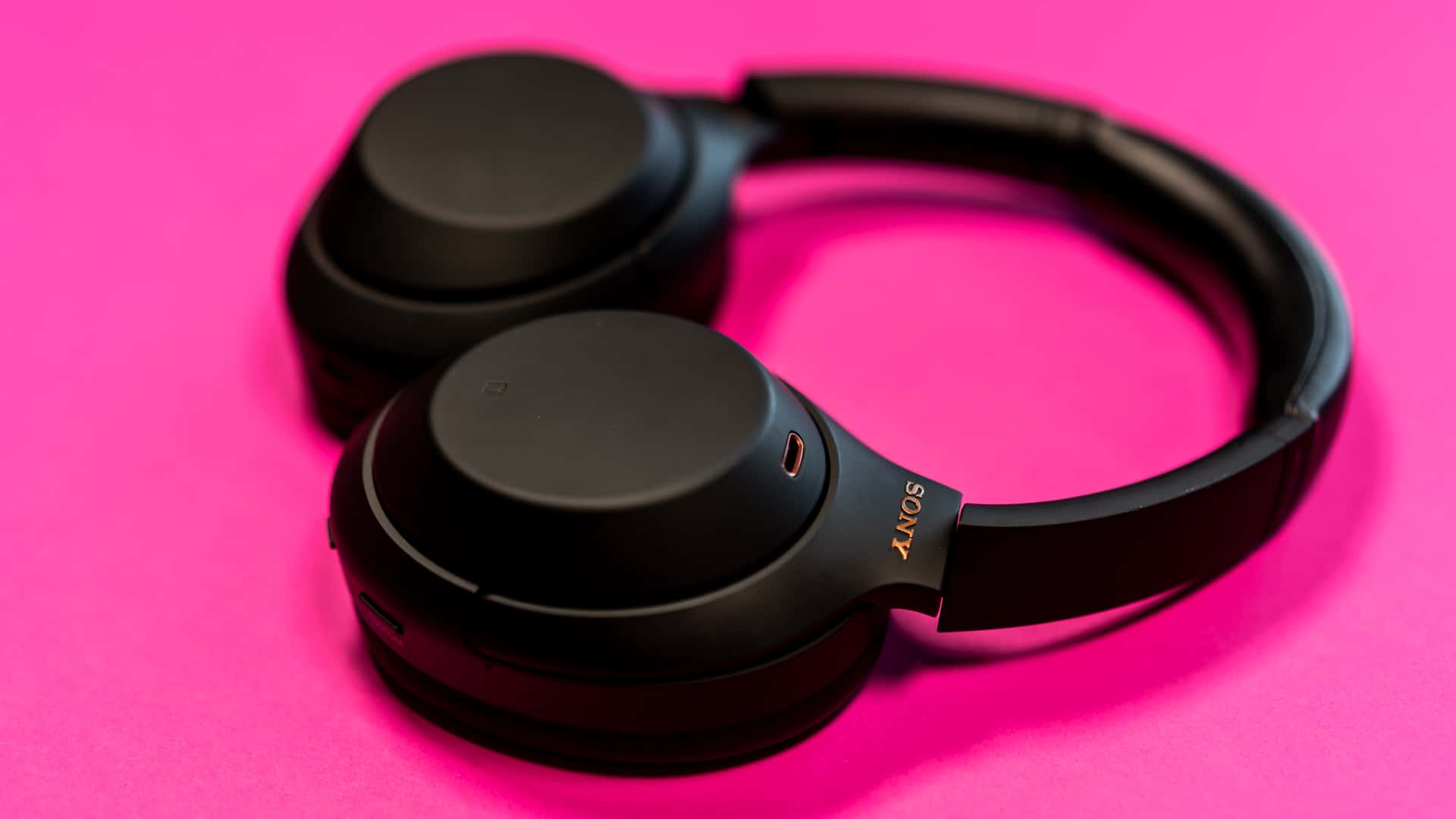 Sony WH-1000XM4 Overview