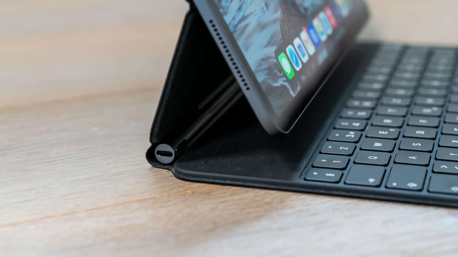 iPad Pro 2020 USB C Tatatur