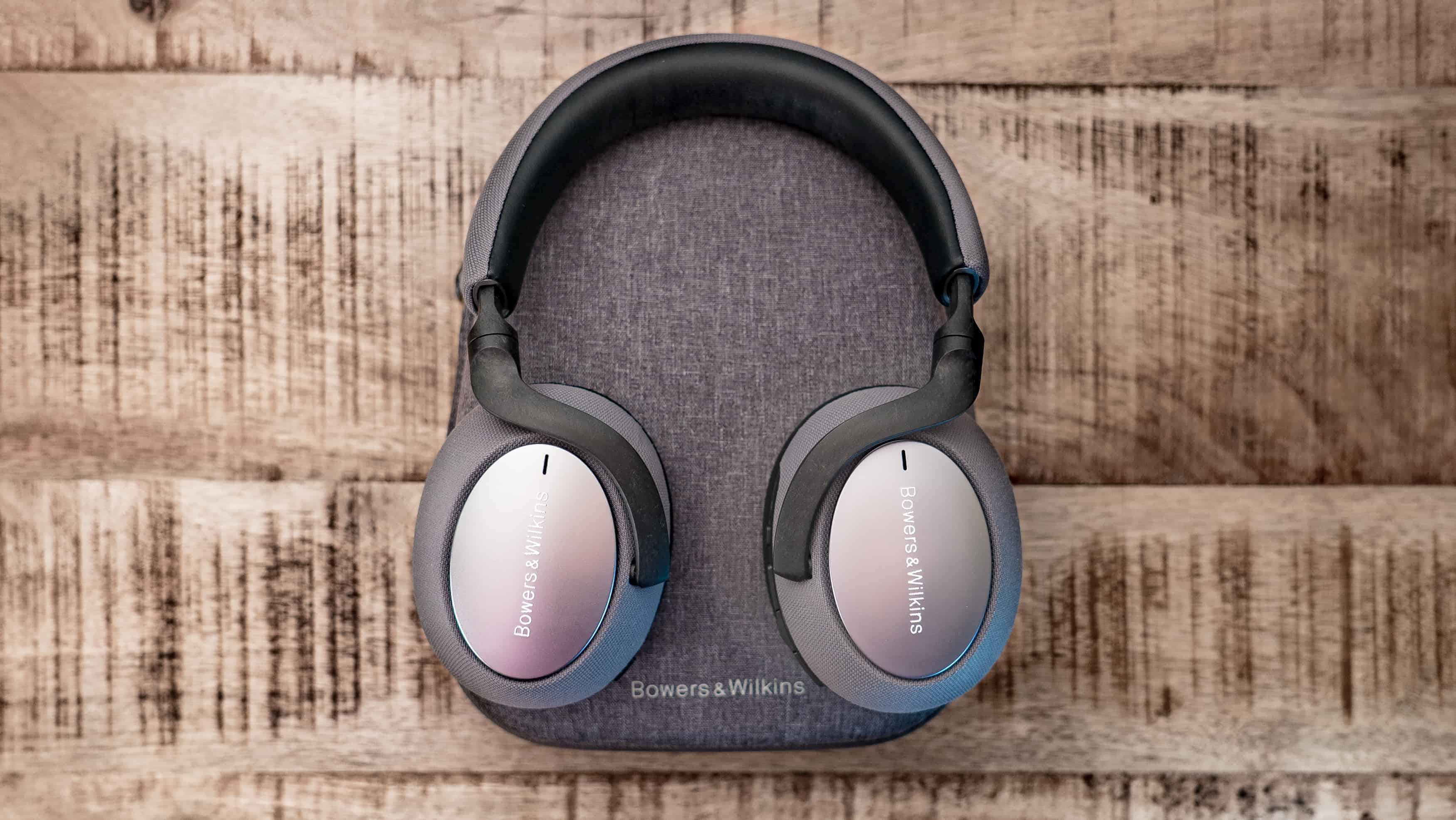 Bowers & Wilkins PX7 Headphone Case