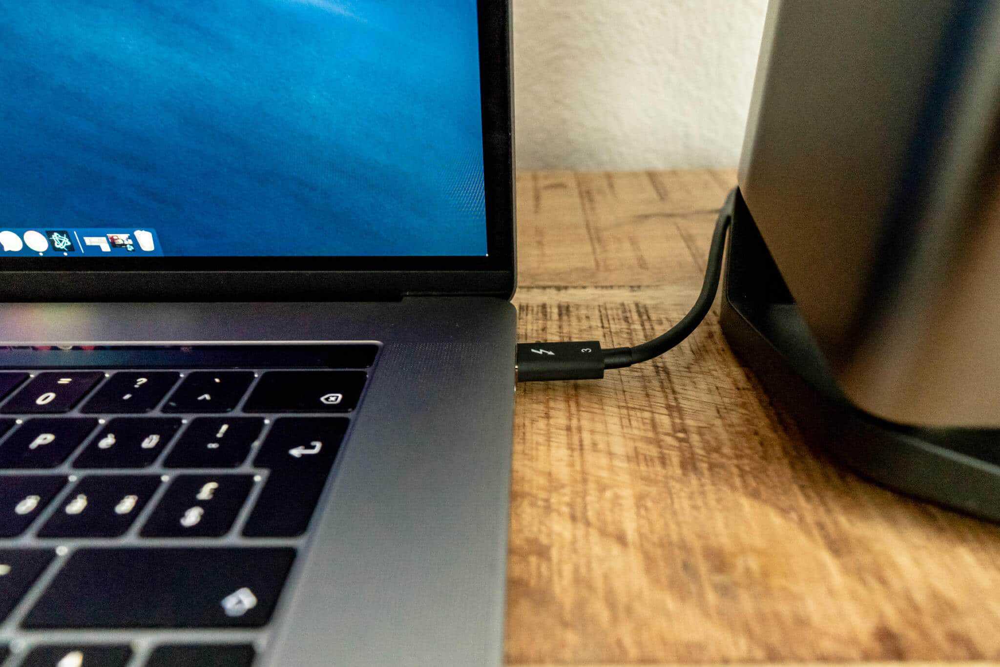 Connection-eGPU-Apple-MacBook-Pro-2018-