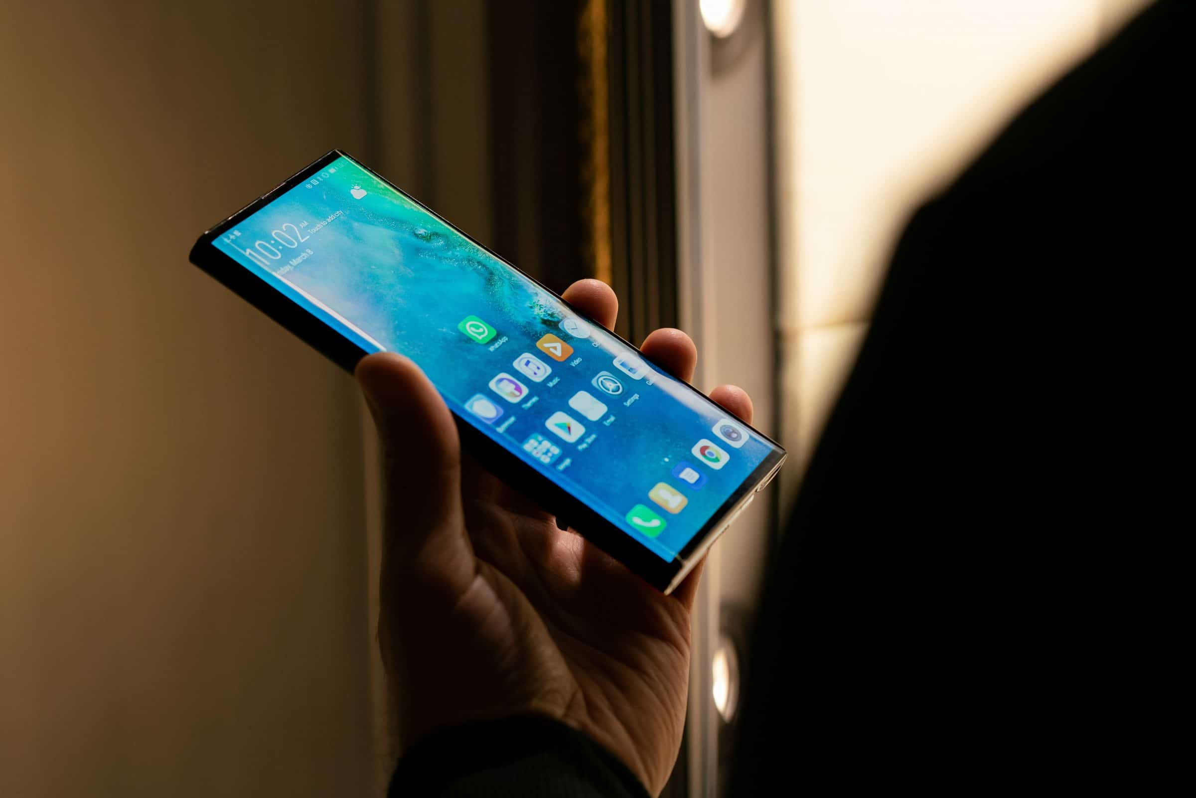 Huawei-Mate-X-Close-Front