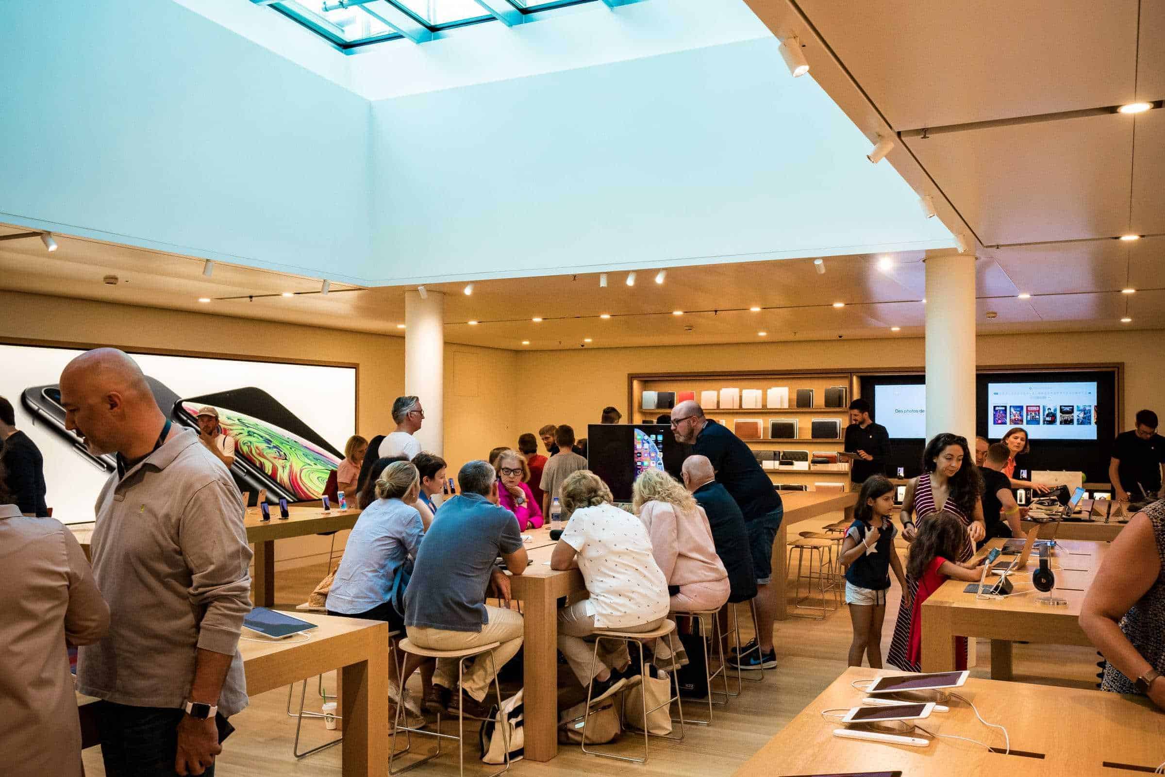 Today-at-Apple-Apple-Store-Zürich-Schweiz-Rennweg-43