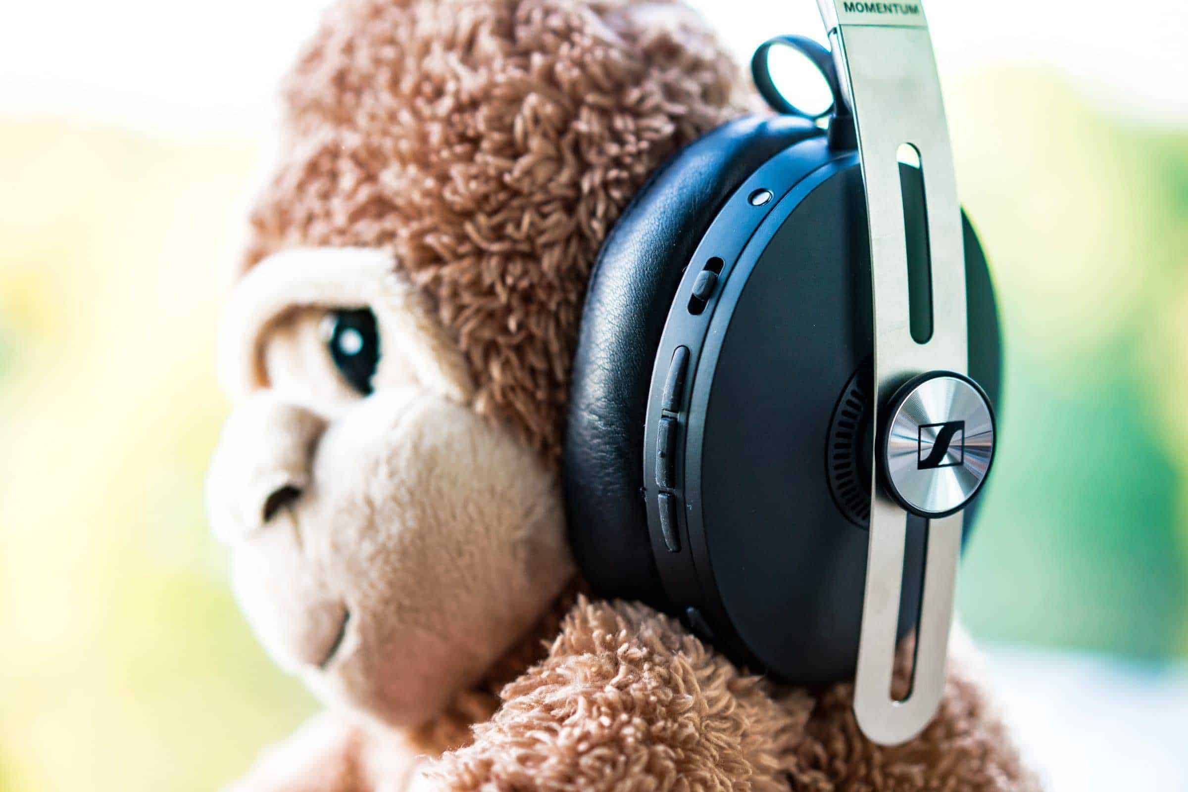 Sennheiser MOMENTUM Wireless Over-Ear Headphones Buttons IFA Berlin 2019