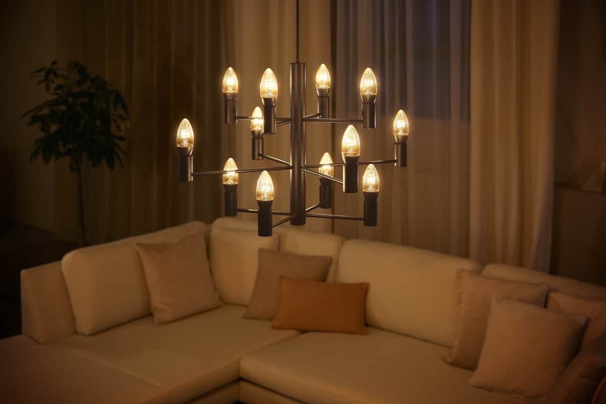 Philips-Hue-White-Filament-E14-candle-bulb
