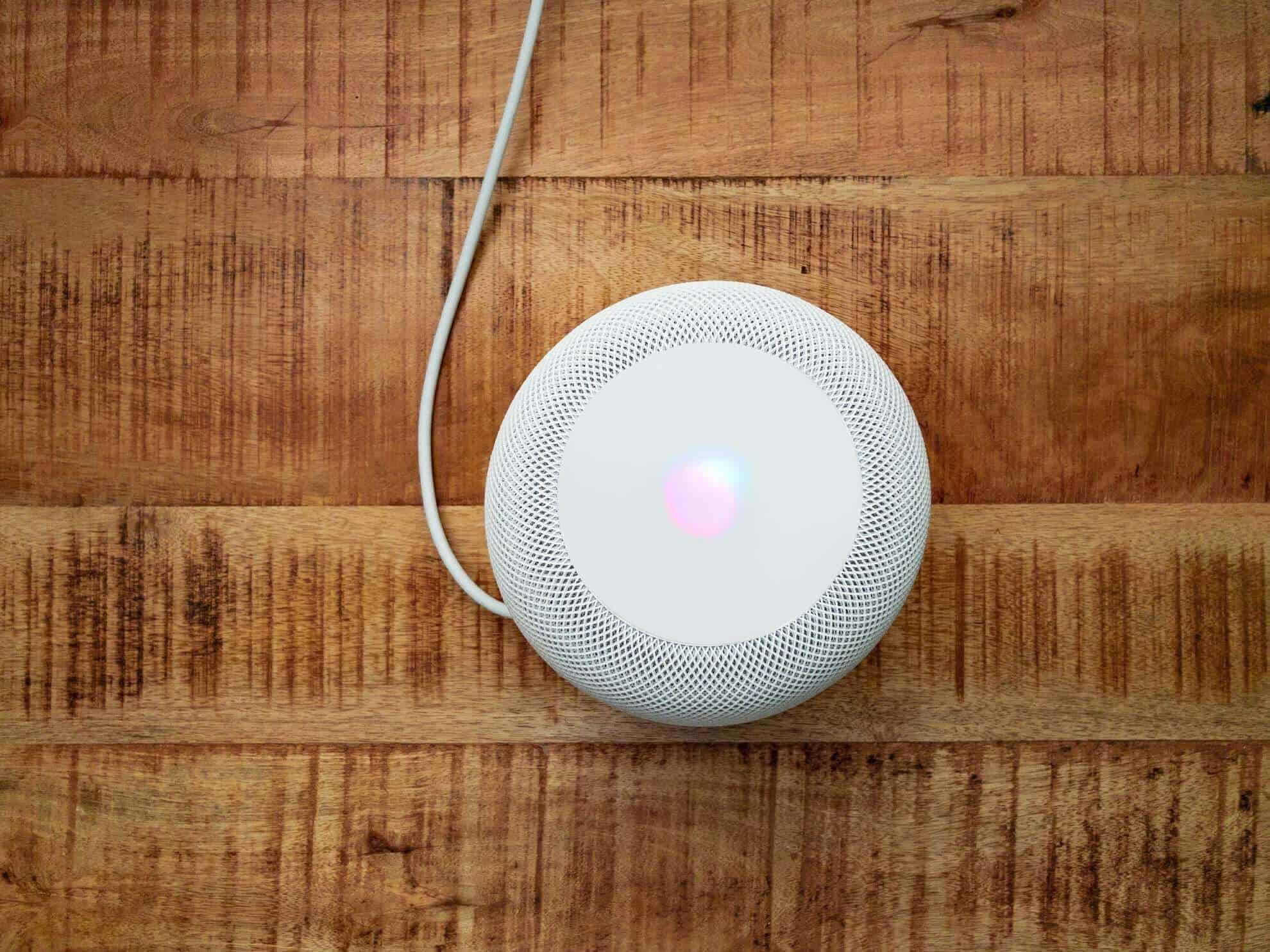 HomePod-Apple-Siri-above