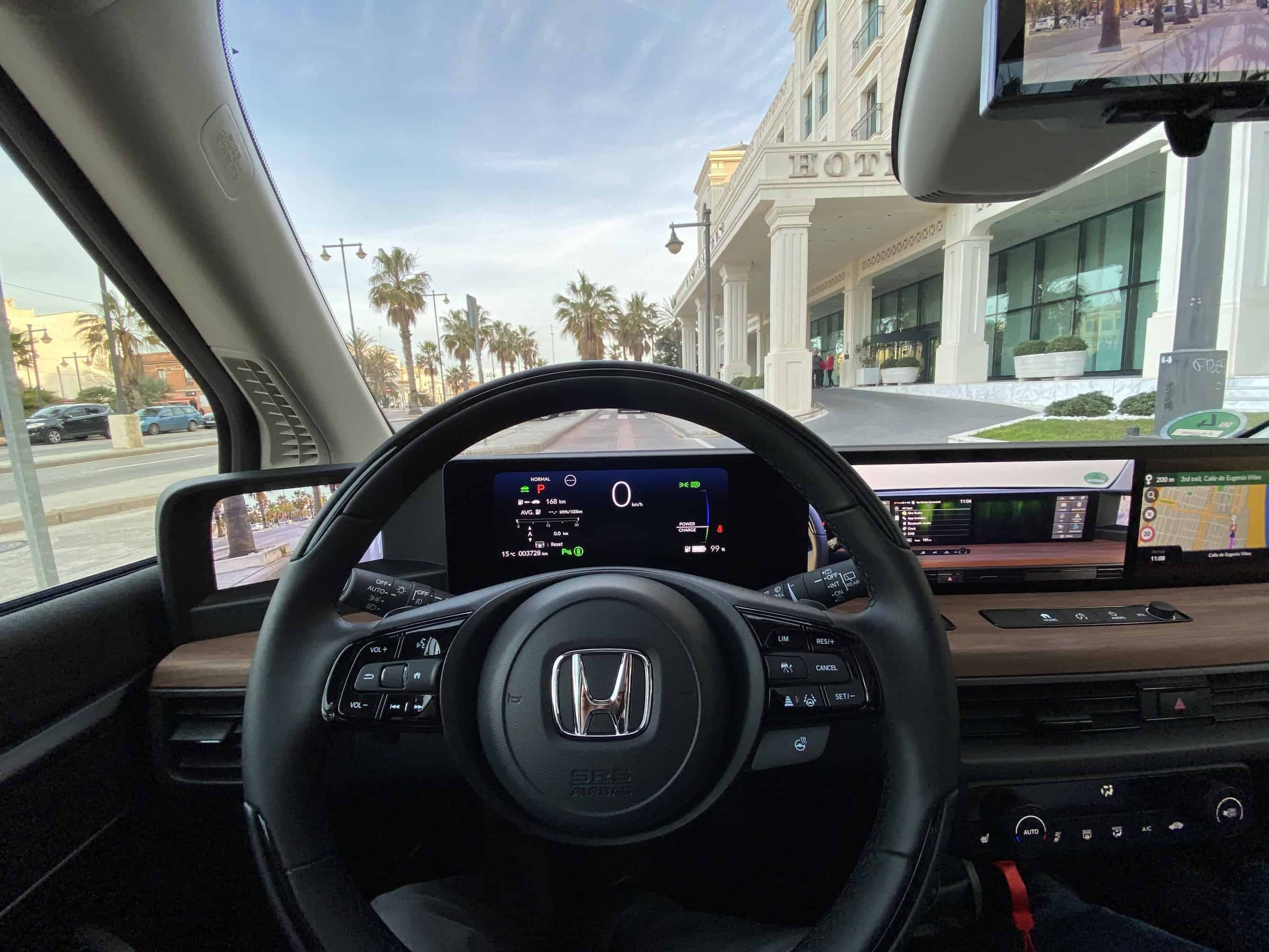 Honda E Road Trip Valencia Cockpit Start