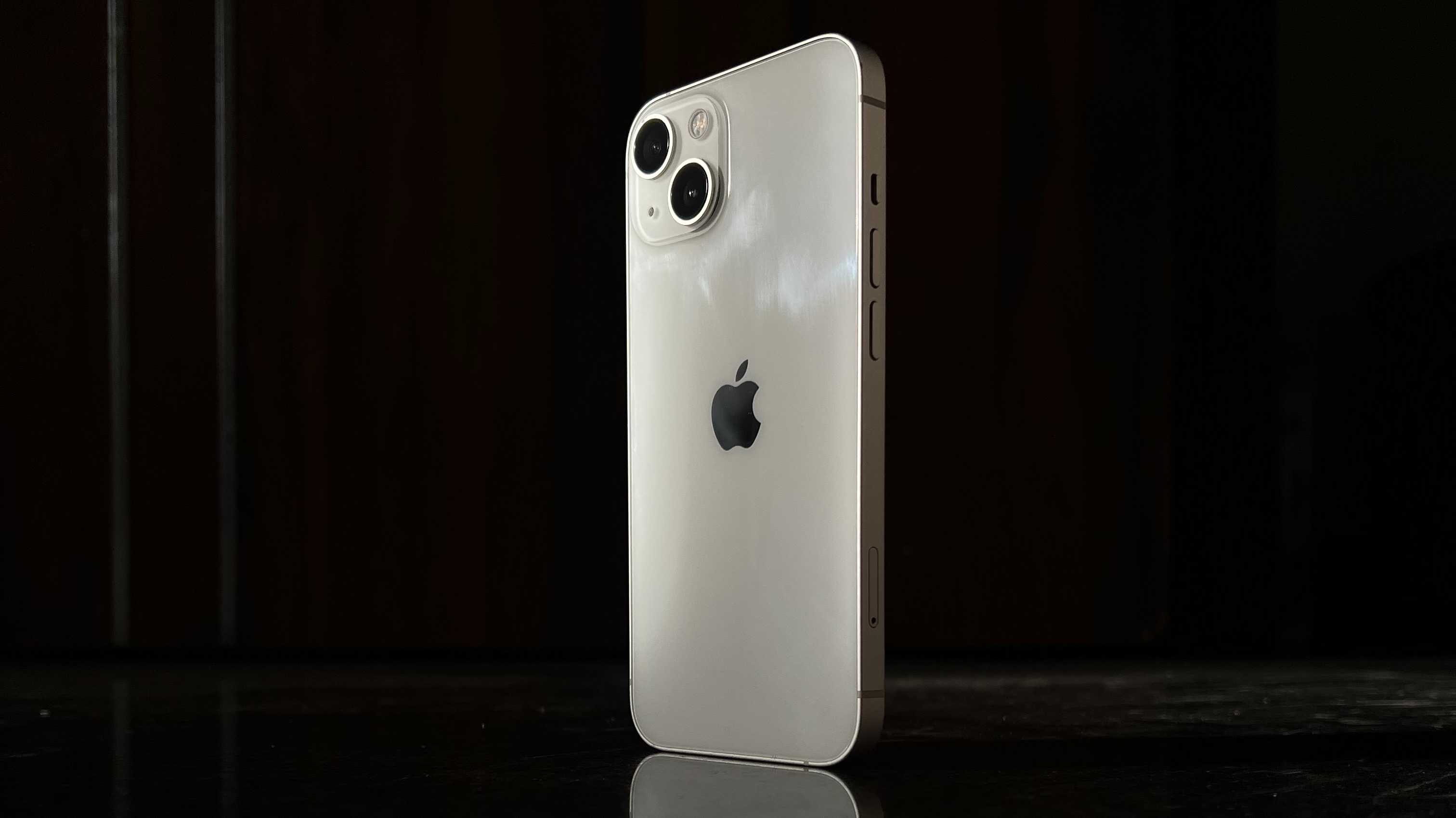 iPhone 15 von Apple in weiss