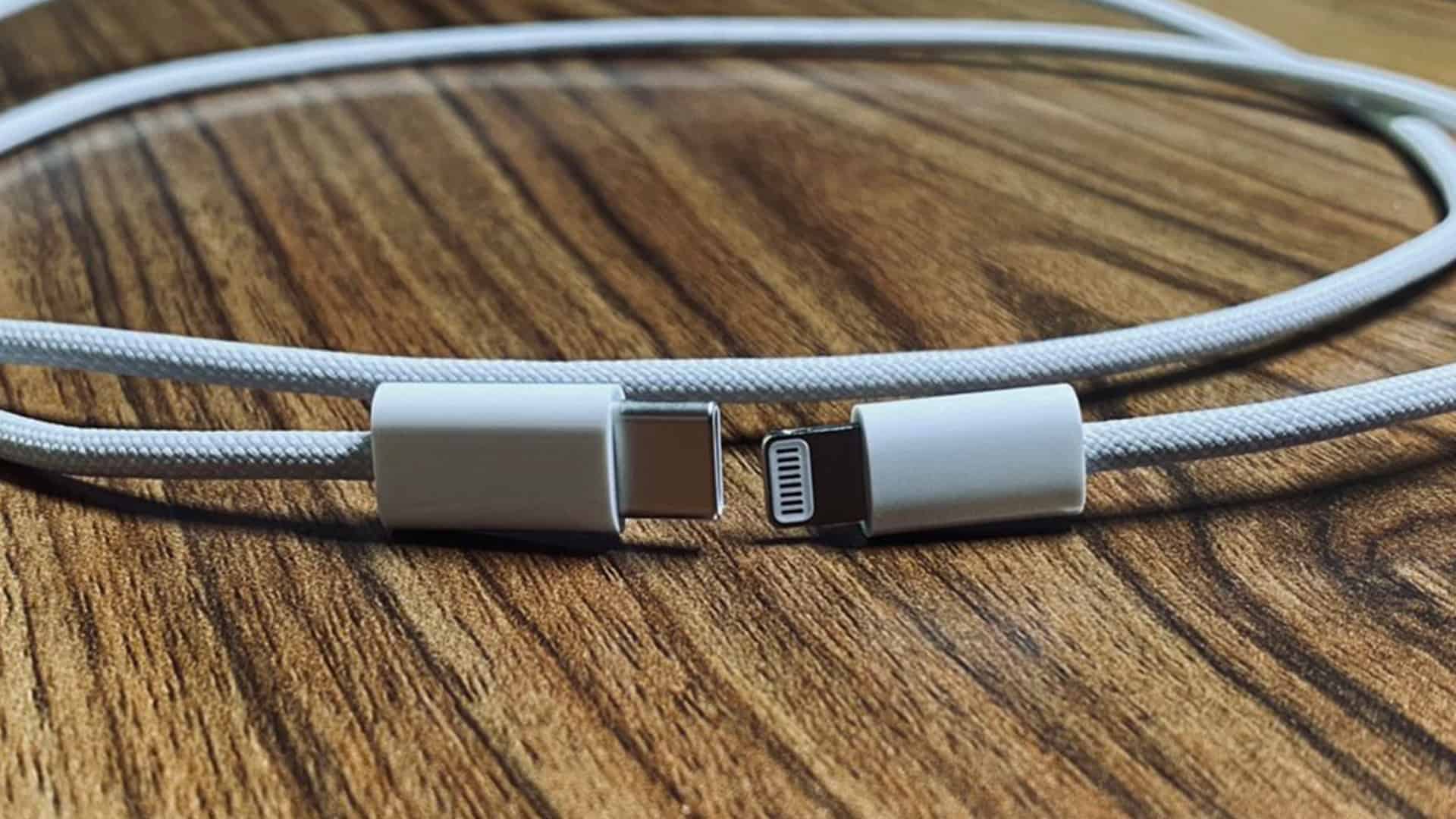 Apple-iPhone-12-Ladekabel