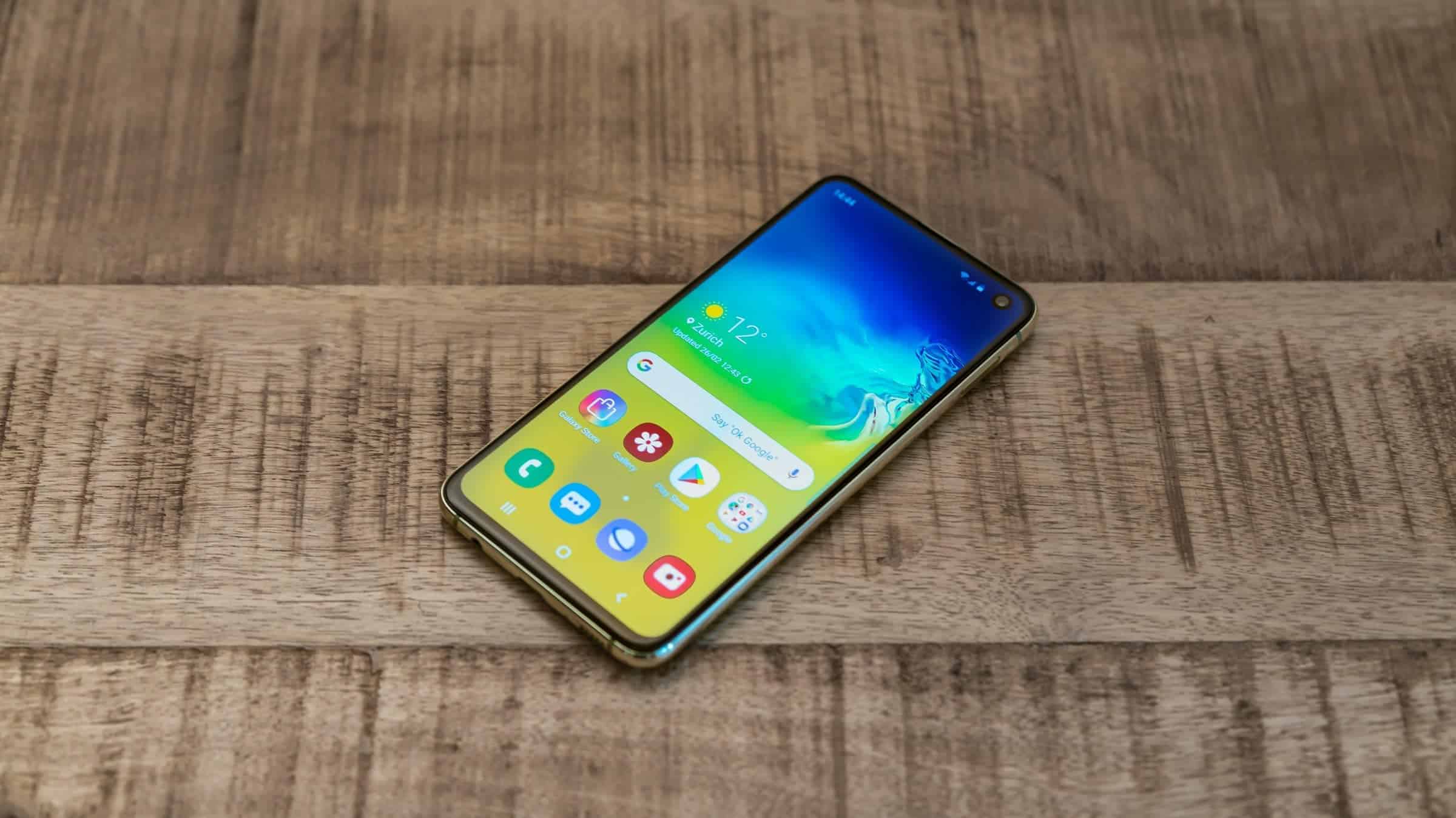 Samsung Galaxy S10e Front