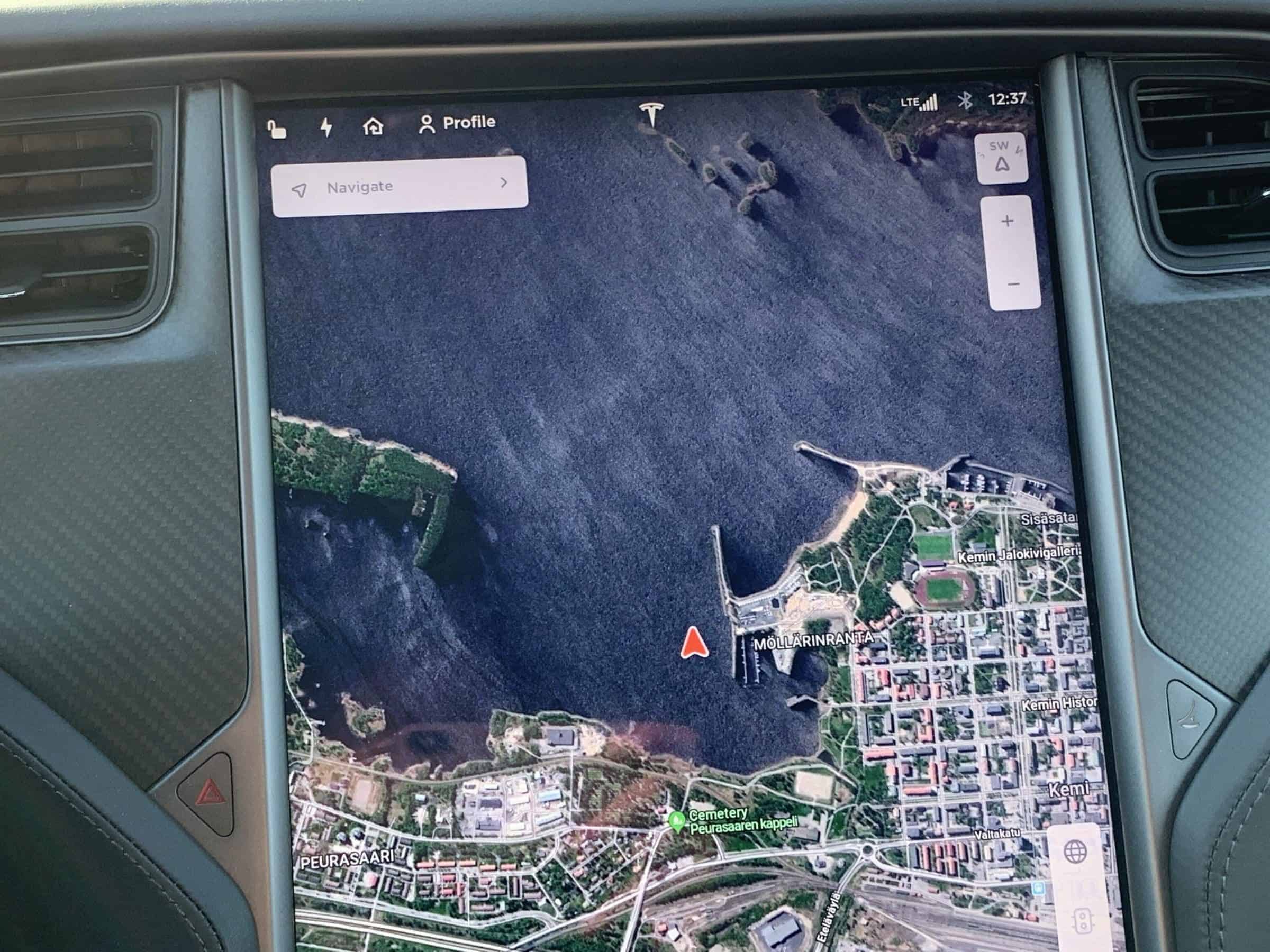 Tesla Testdrive on Frozen Ocean