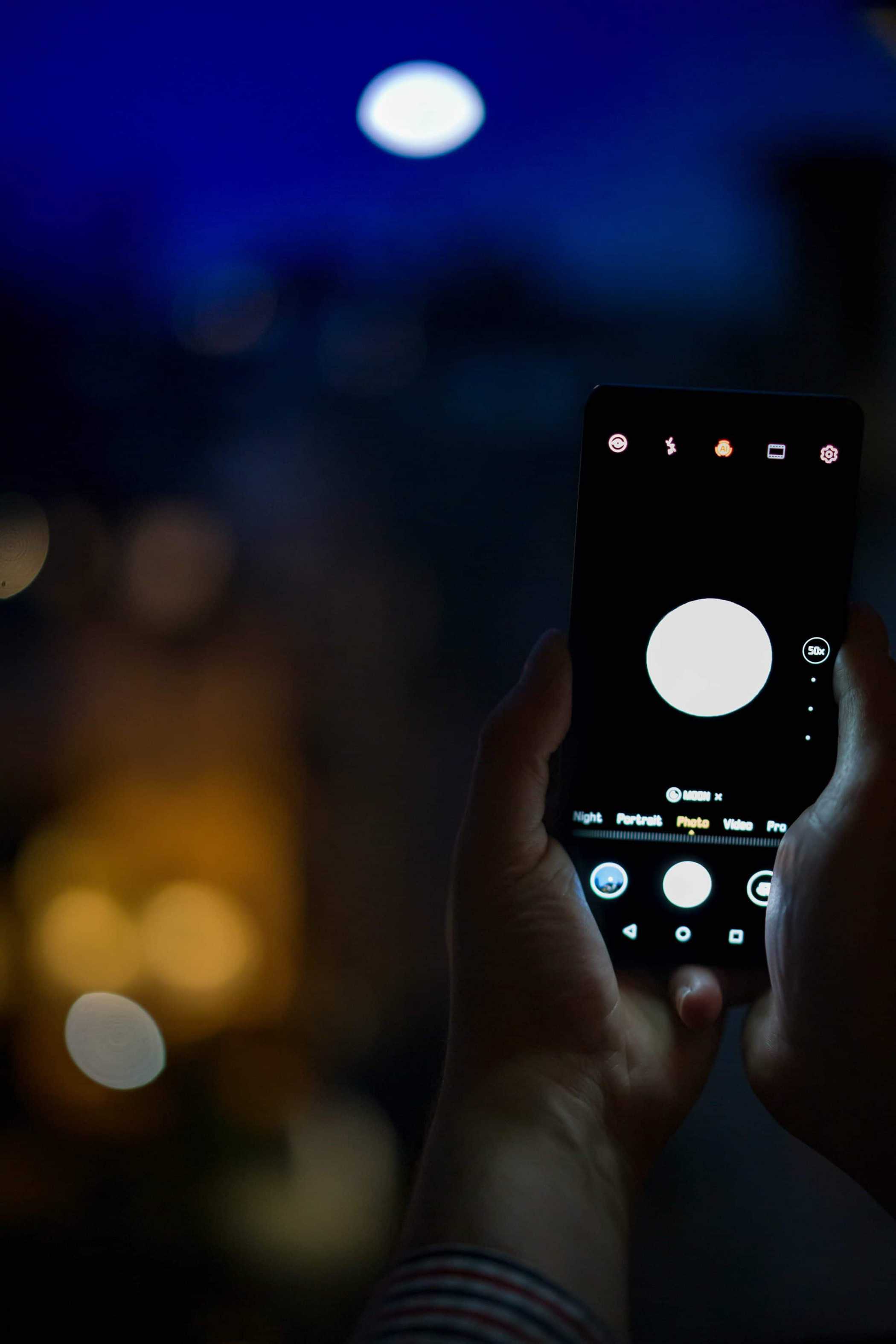Huawei-P30-Pro-50x-Moonshot