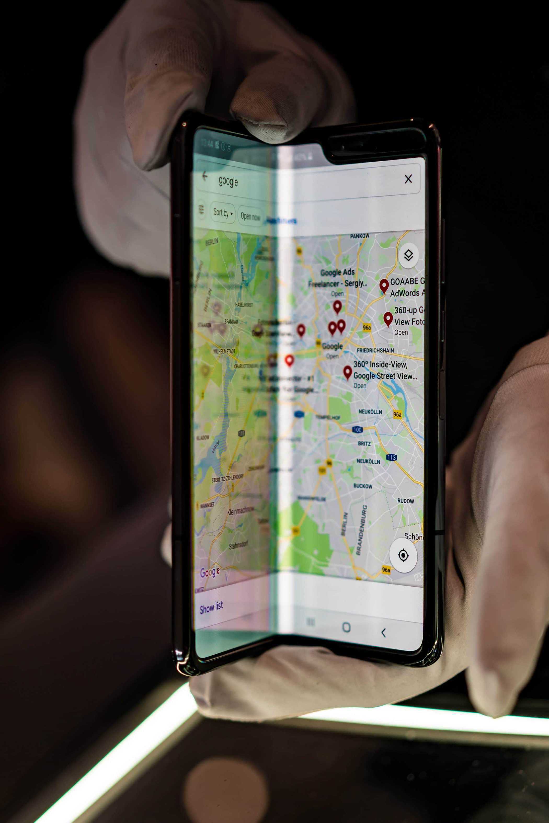 Samsung Galaxy Fold halb offen IFA 2019