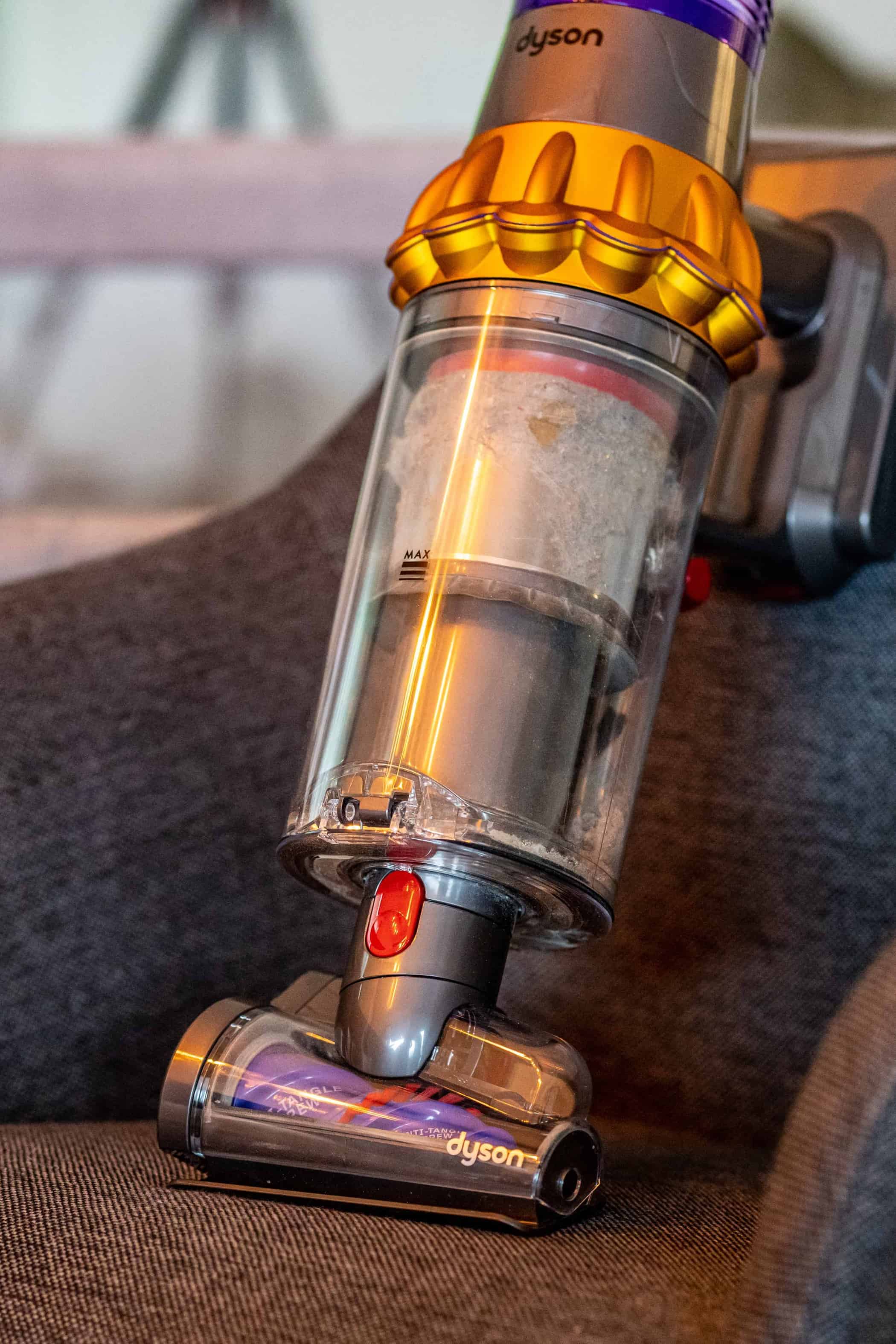Dyson V15 Detect Akkustaubsauger Haarbürste Sofa