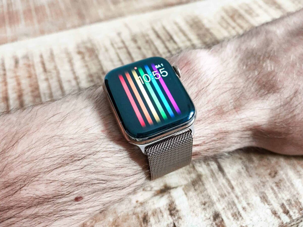 Apple-Watch-Series-4-Front-Gold