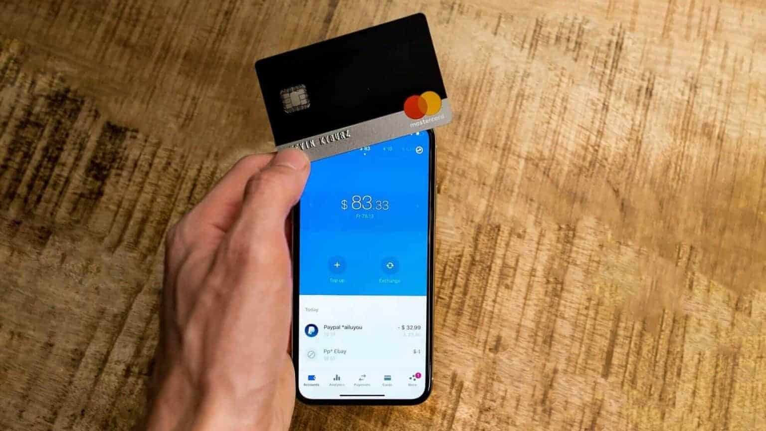 Revolut-Card-iPhone-Social