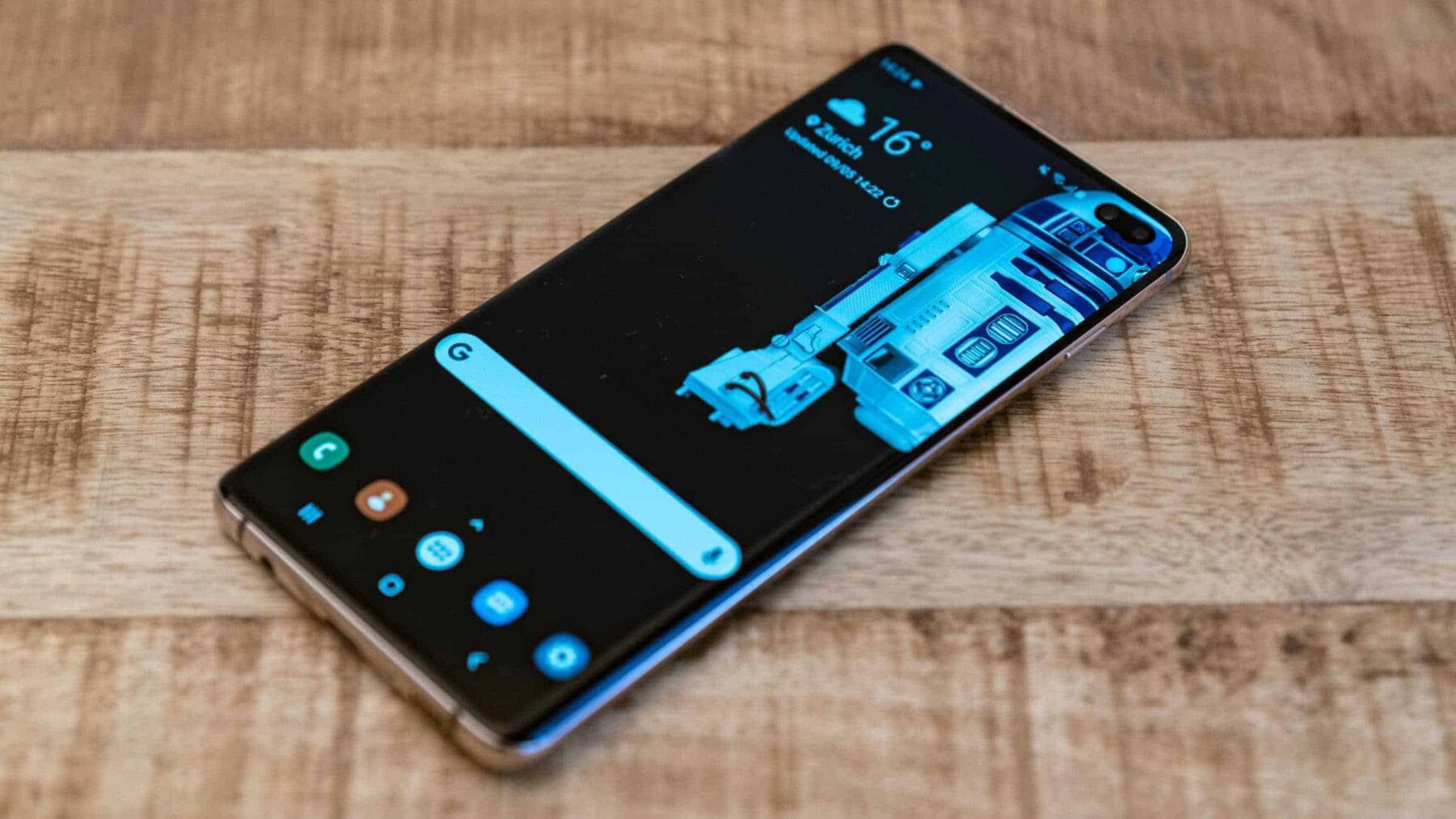 Samsung-Galaxy-S10-Plus-Techragage-Front