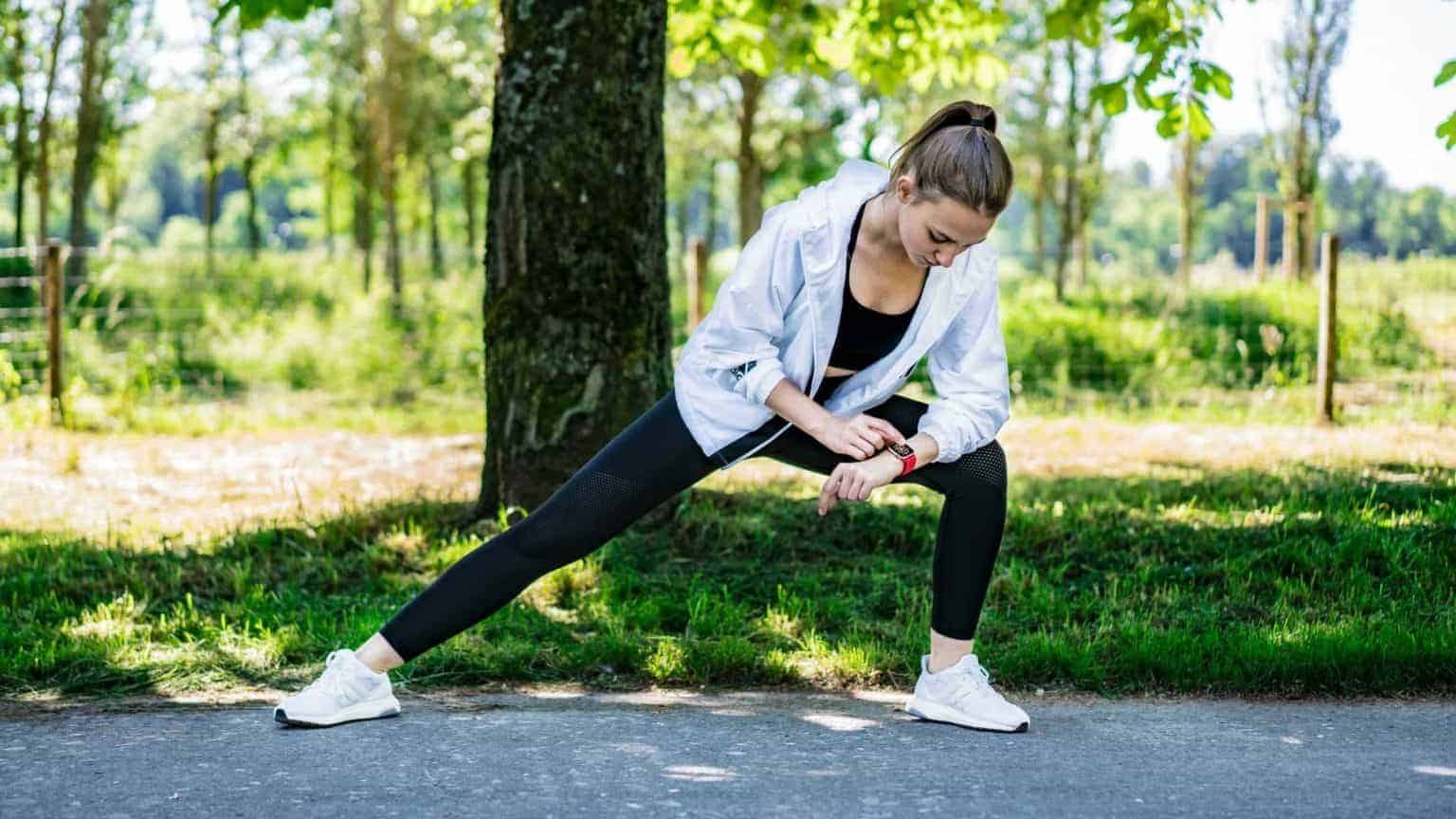 Daniela-Wildi-Stretching-Apple-Watch-Series-4
