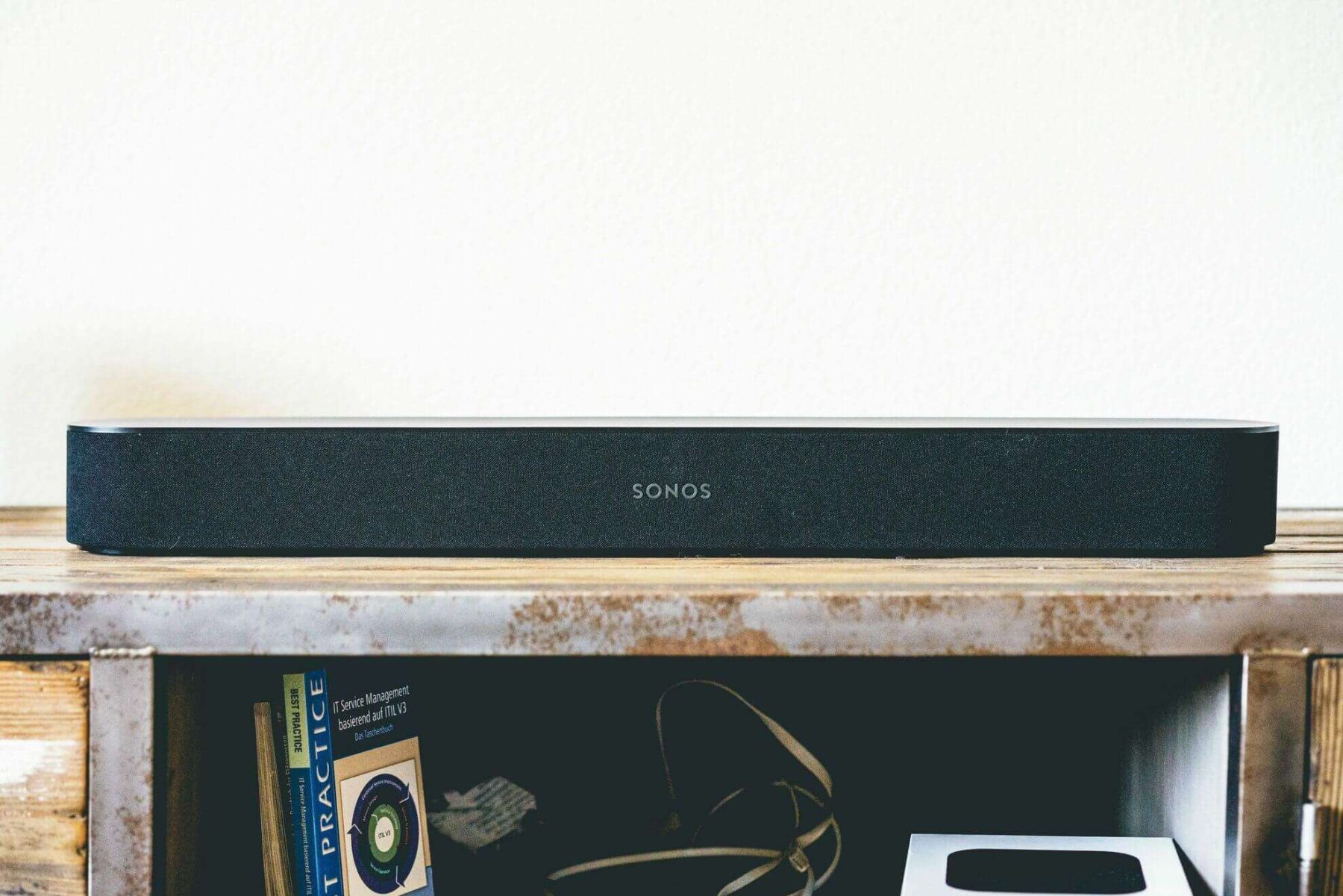 Sonos-Beam-above-front