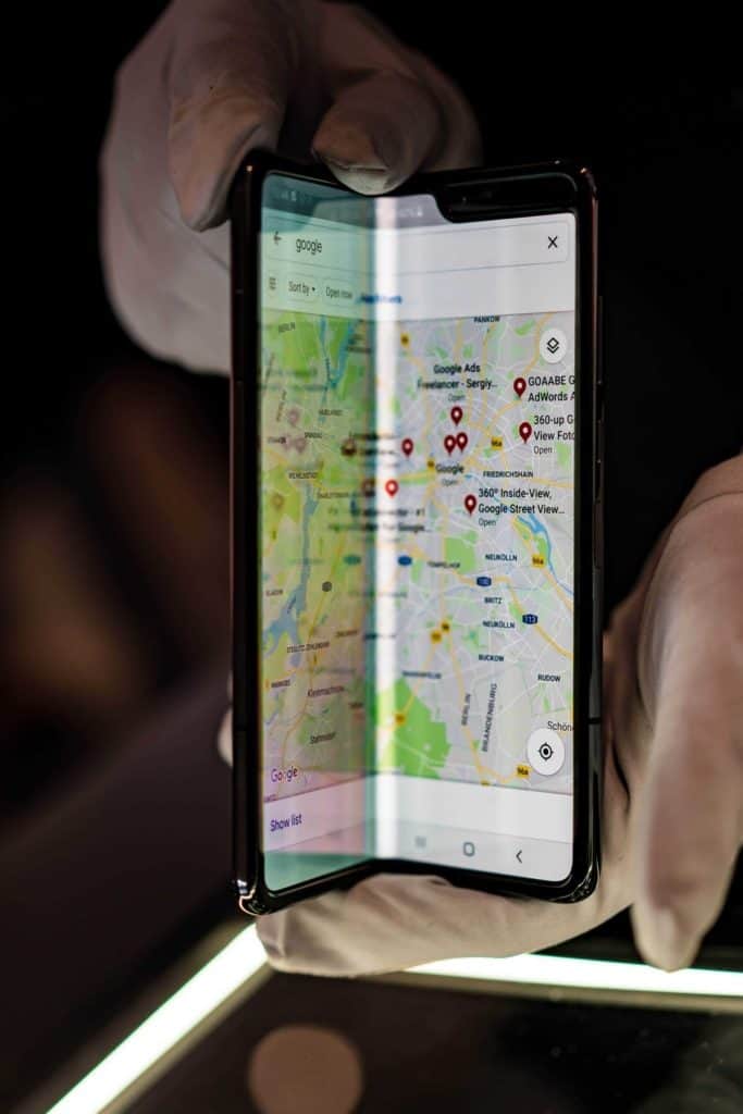 Samsung Galaxy Fold halb offen IFA 2019