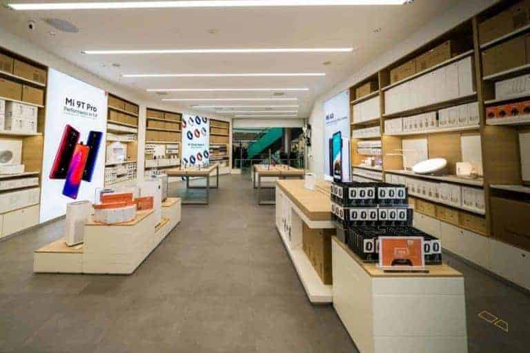 Xiaomi-Store-Opening-Zurich-Switzerland-entrance