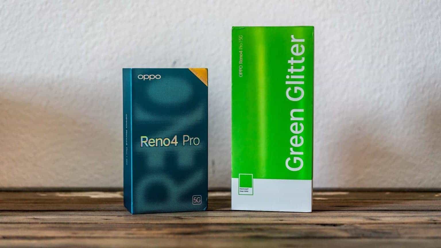 OPPO Reno4 Pro und Green Glitter
