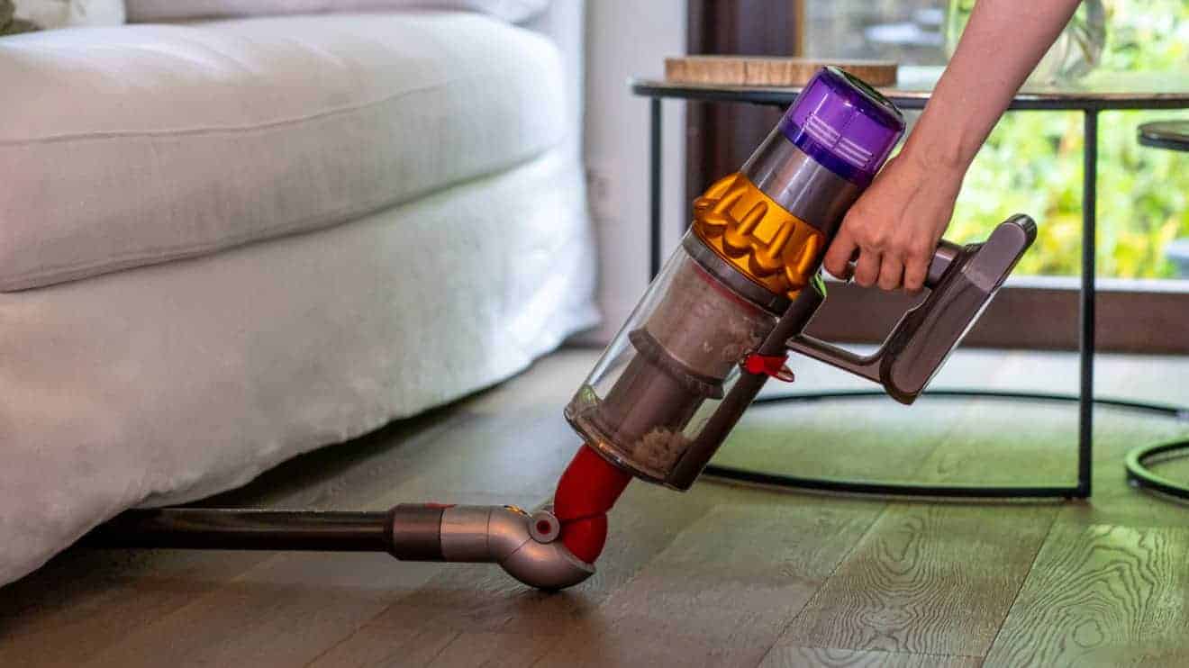 Der Dyson V15 Detect im Test Laser Staubsauger der Spass am Putzen macht