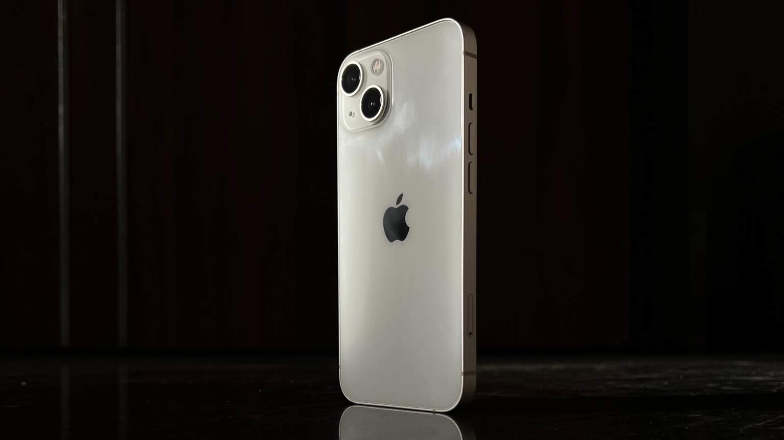 iPhone 15 von Apple in weiss