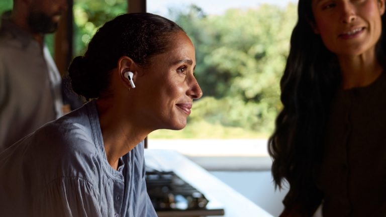 Apple-AirPods 2024